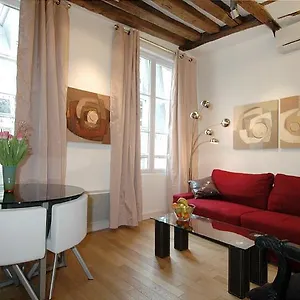  Appartement Holidaysinparis-bourg Tibourg Ii Frankrijk